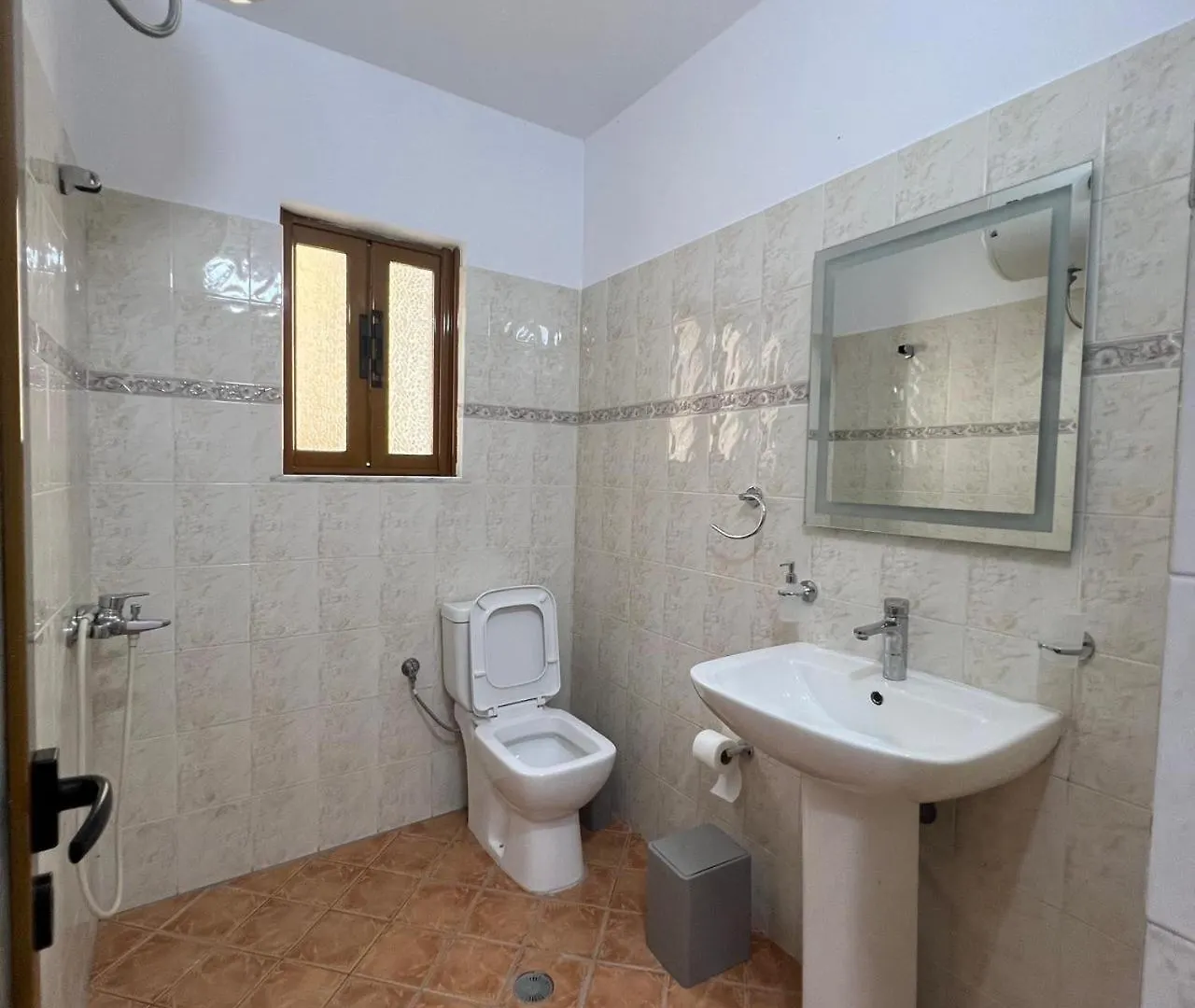 Villa Mirjan Sarandë 0*,  Albânia