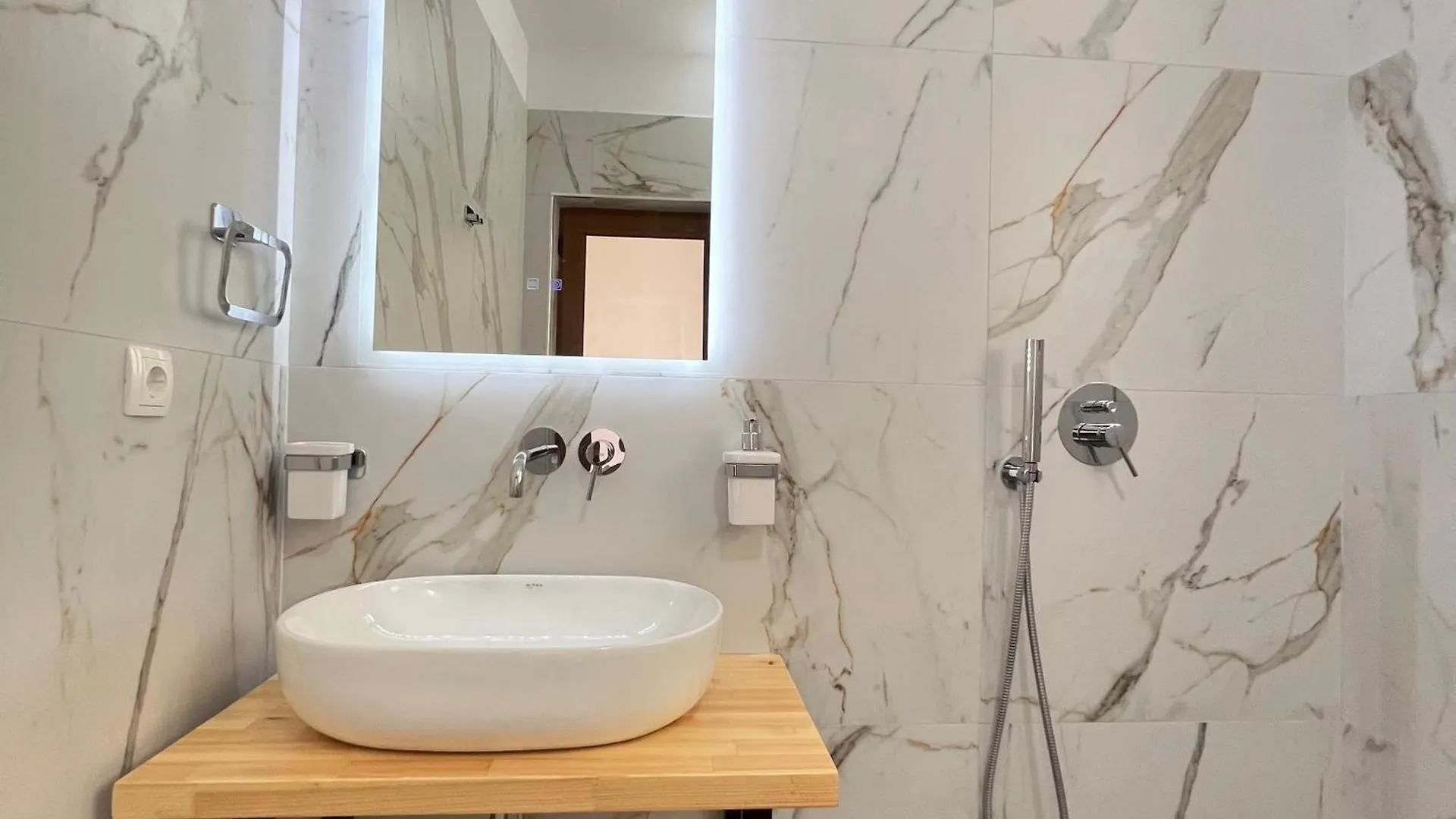 Villa Mirjan Sarandë Albânia
